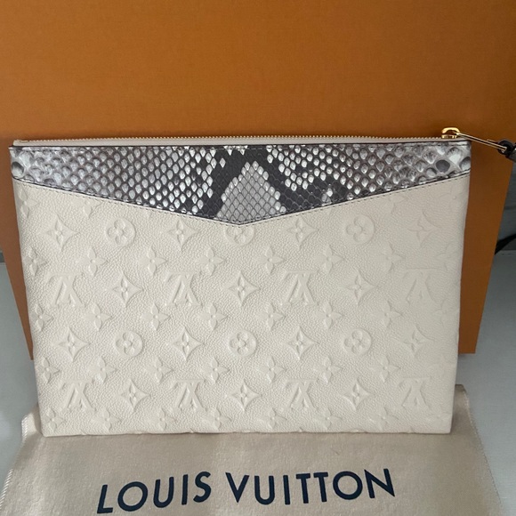 ‼️SOLD‼️New!! Louis Vuitton Python Daily Pouch - Picture 3 of 10